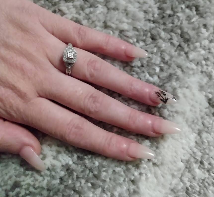 La Bella Nails & Spa nail photo 5